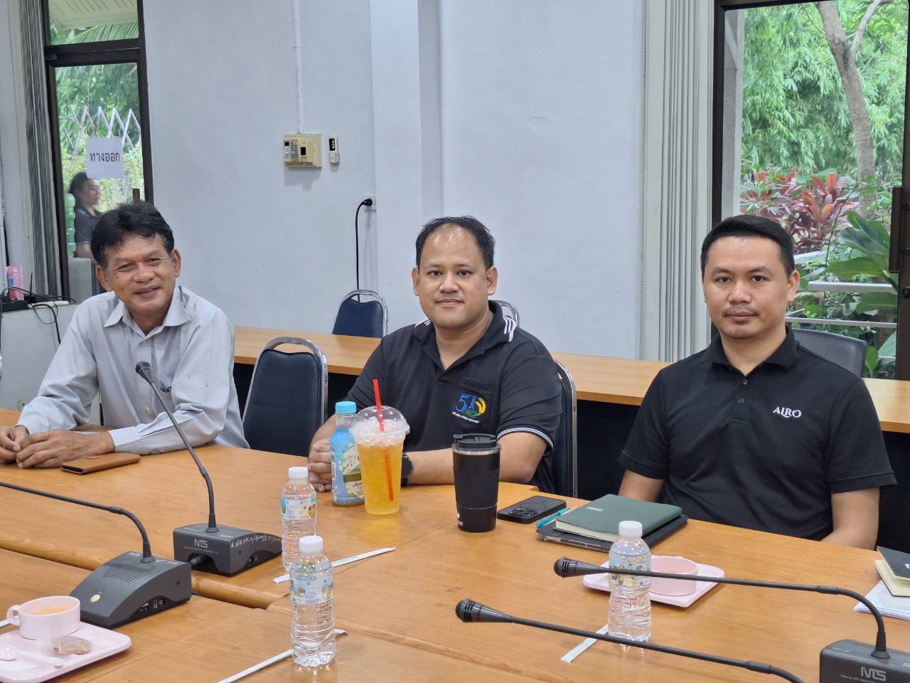 title - ผู้ตรวจราชการ ส.ป.ก. ลงพื้นที่จังหวัดขอนแก่น ประชุมติดตามความก้าวหน้าผลการดำเนินงาน พร้อมตรวจเยี่ยมให้กำลังใจกลุ่มวิสาหกิจชุมชนสมุนไพรไผ่คำ 39 